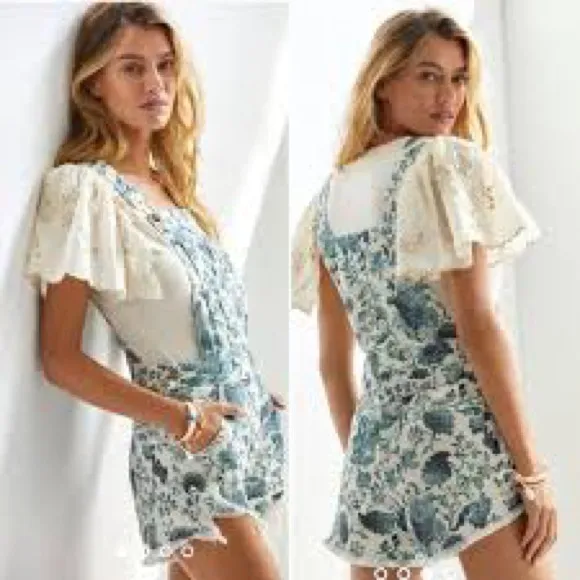 Pilcro Floral Print Distressed Overalls Size 27 EUC‎ - Image 2