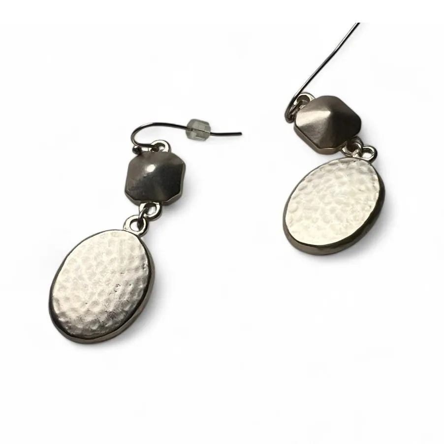 Dangle Drop Earrings Green Jewel Pierced Eat Rhinestone Silver Tone - Image 3