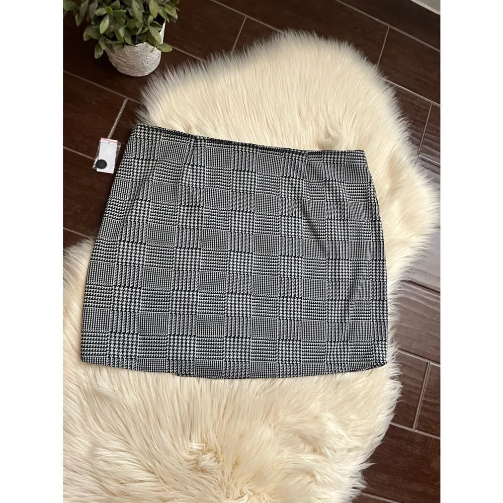 Joe Boxer black/white plaid winter wrap skirt sz 2x NWT - Image 5