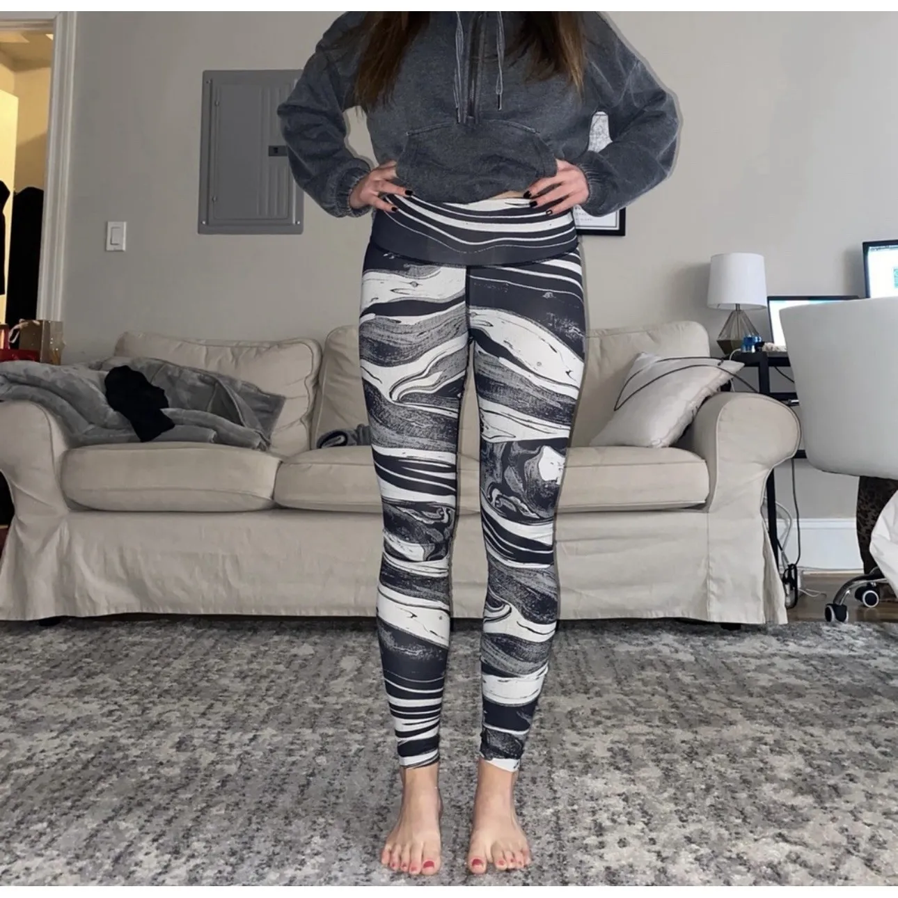 Lululemon Speed Wunder Tight Marbled Mix Speed‎ Wunder White Black Size 8 - Image 2