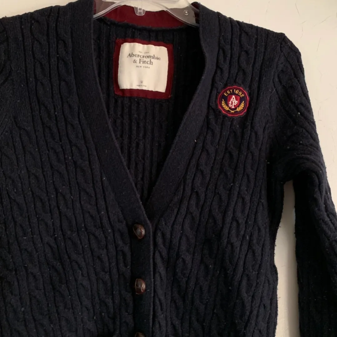Abercrombie Cable Knit Crest Cardigan - Image 8