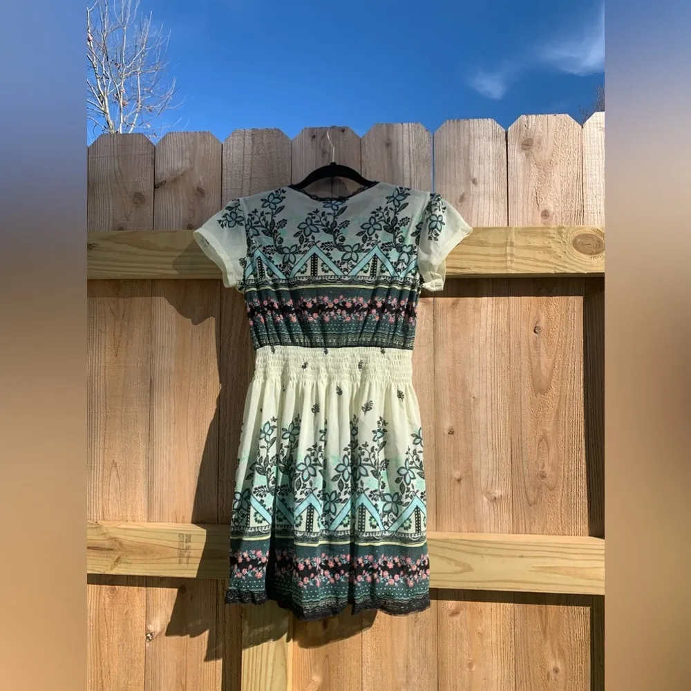 Fleurish Patterened 3‎ Button Top Size S neon Y2k yellow black floral fairy lace - Image 6