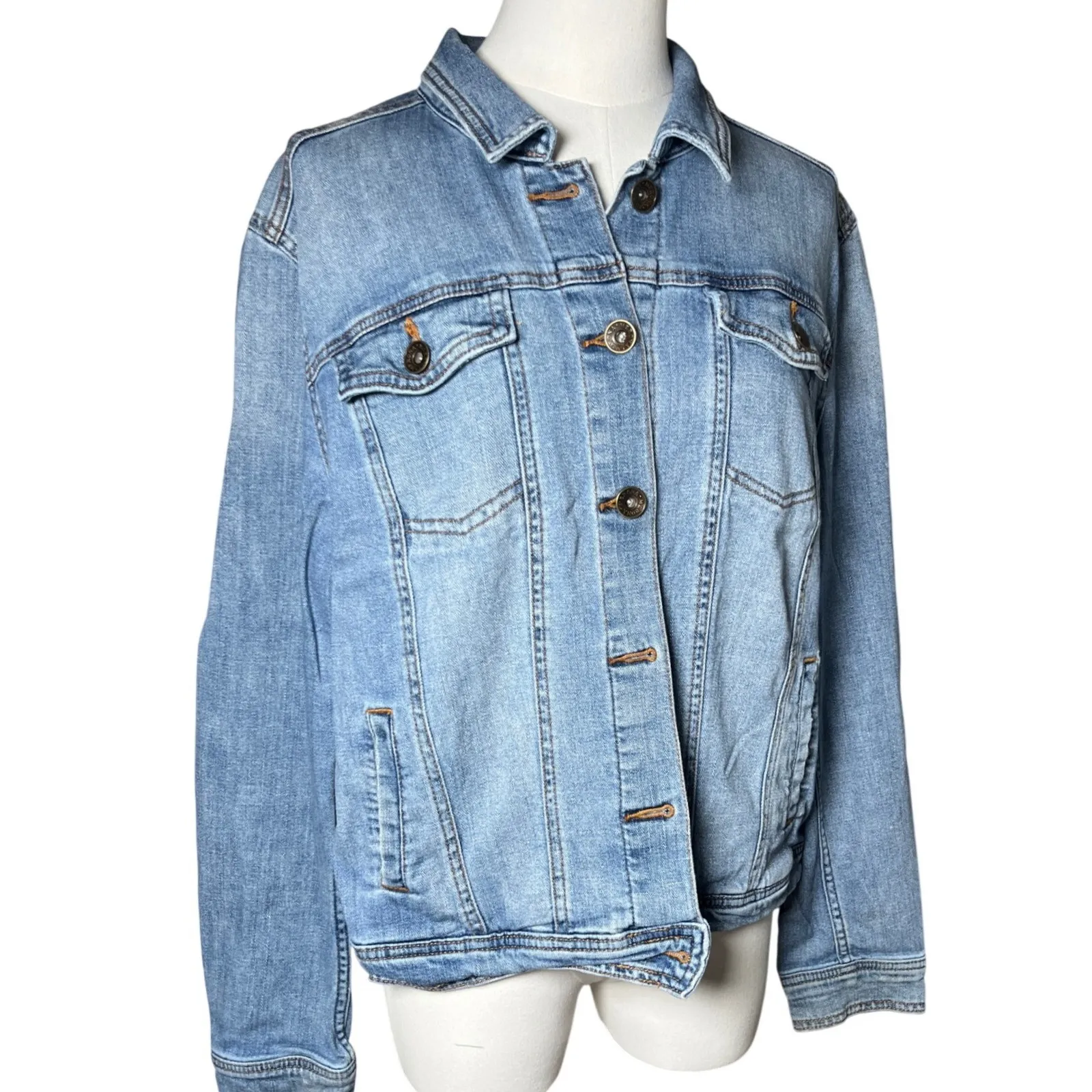 Light Wash Denim Trucker Jacket Classic Casual Merona Womens XL - Image 10