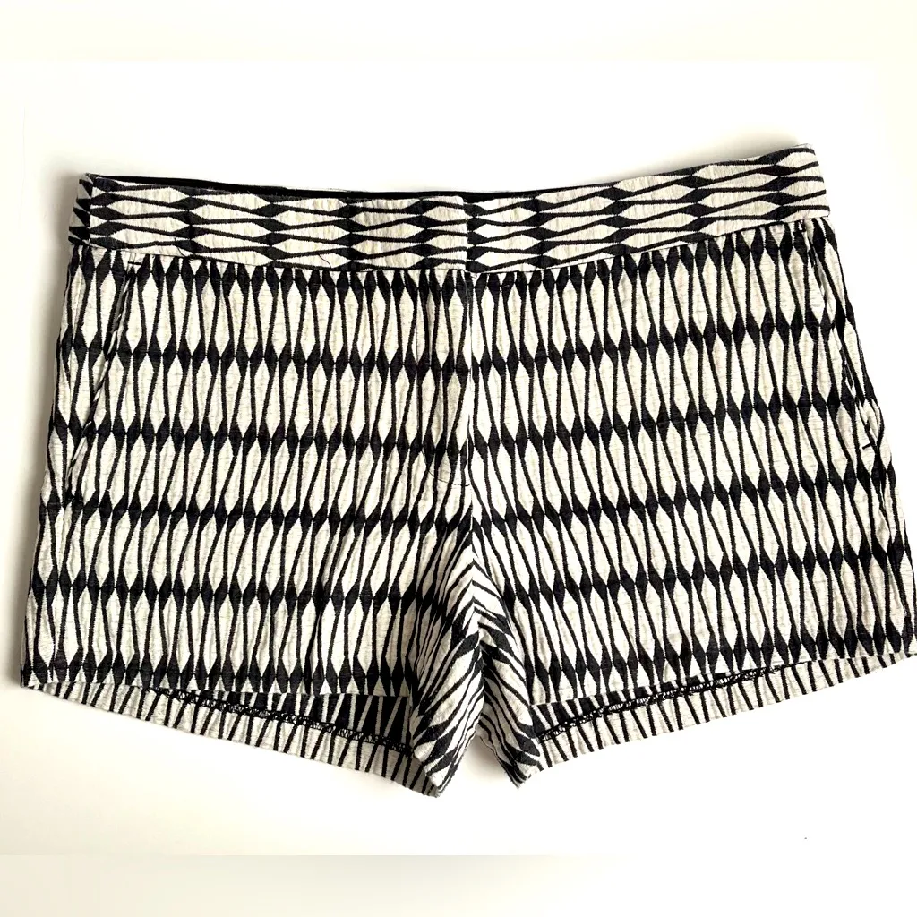 Joe Fresh•geometric patterned shorts•sz 10 - Image 2