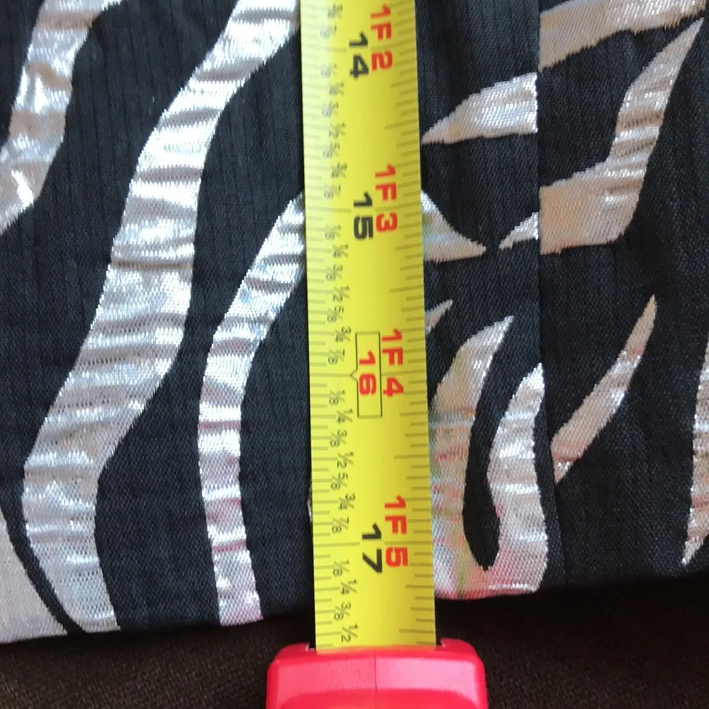 V Cristina Beautiful Black metallicjJacket  4 BL Buttons. ShortWide Sleeves SZ M - Image 10