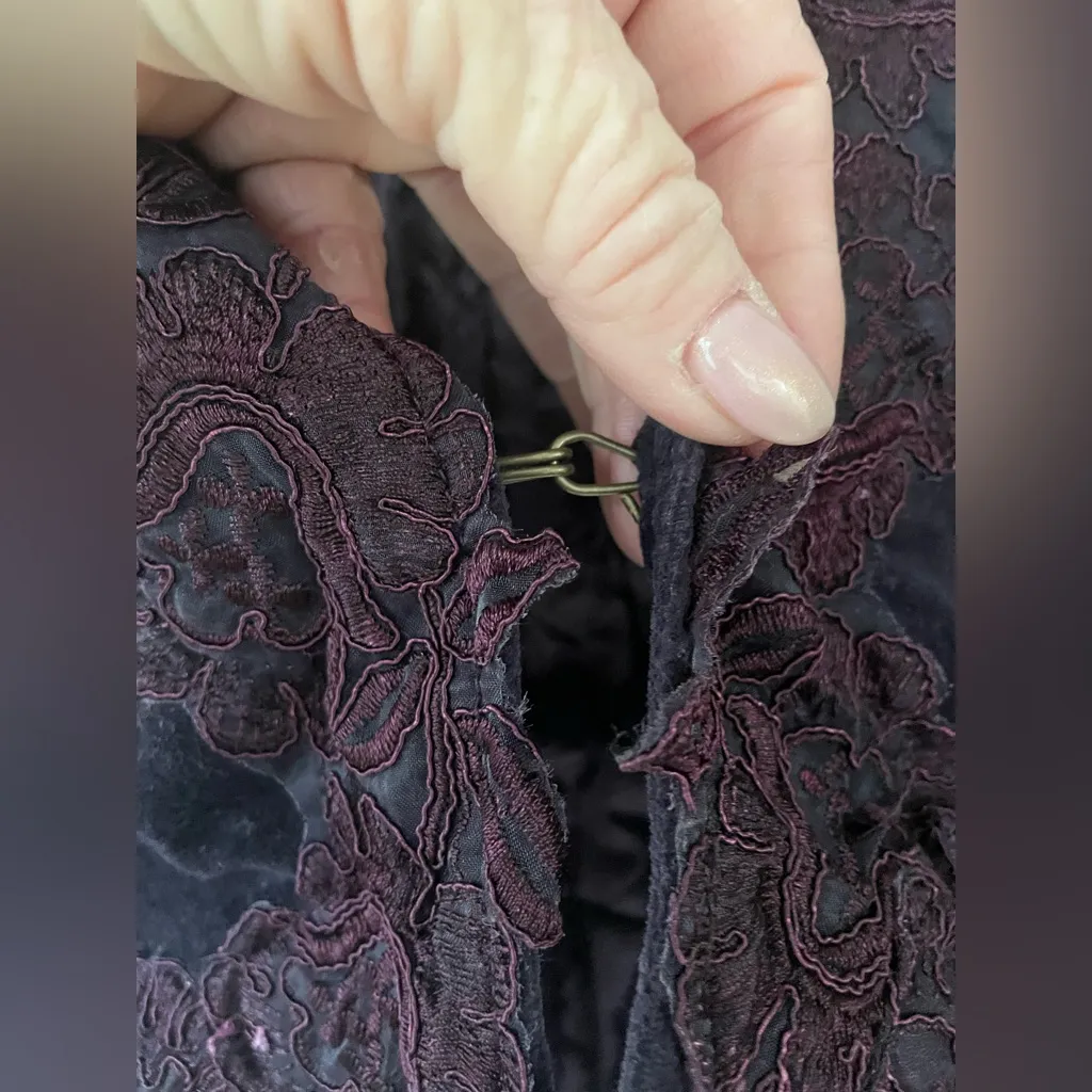 Bizz Princess purple velvety military lace style cropped jacket, front clasp; S - Image 7