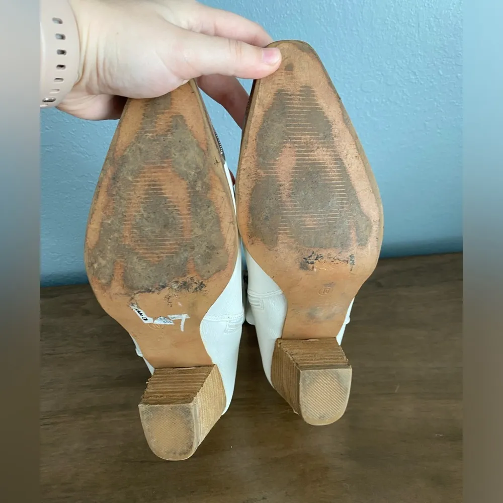 Beast Fashion  Women’s White Cowgirl Boots with silver accent toe. Size 10 - Image 4