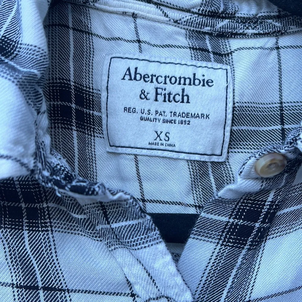 Abercrombie Plaid Ling Sleeve Shirt XS - Image 2