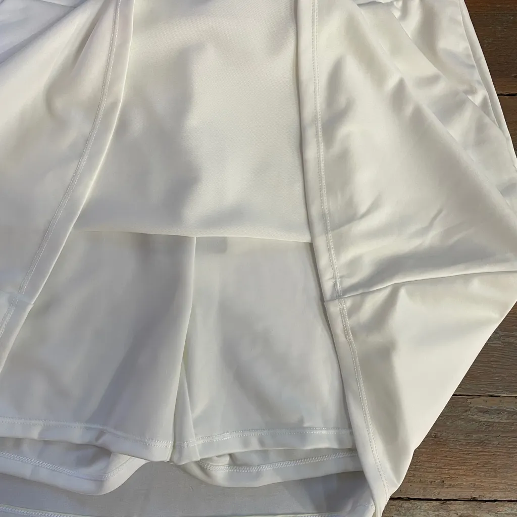 NWT Acegolfs White Golf Skort Skirt w Built in Shorts - Image 9