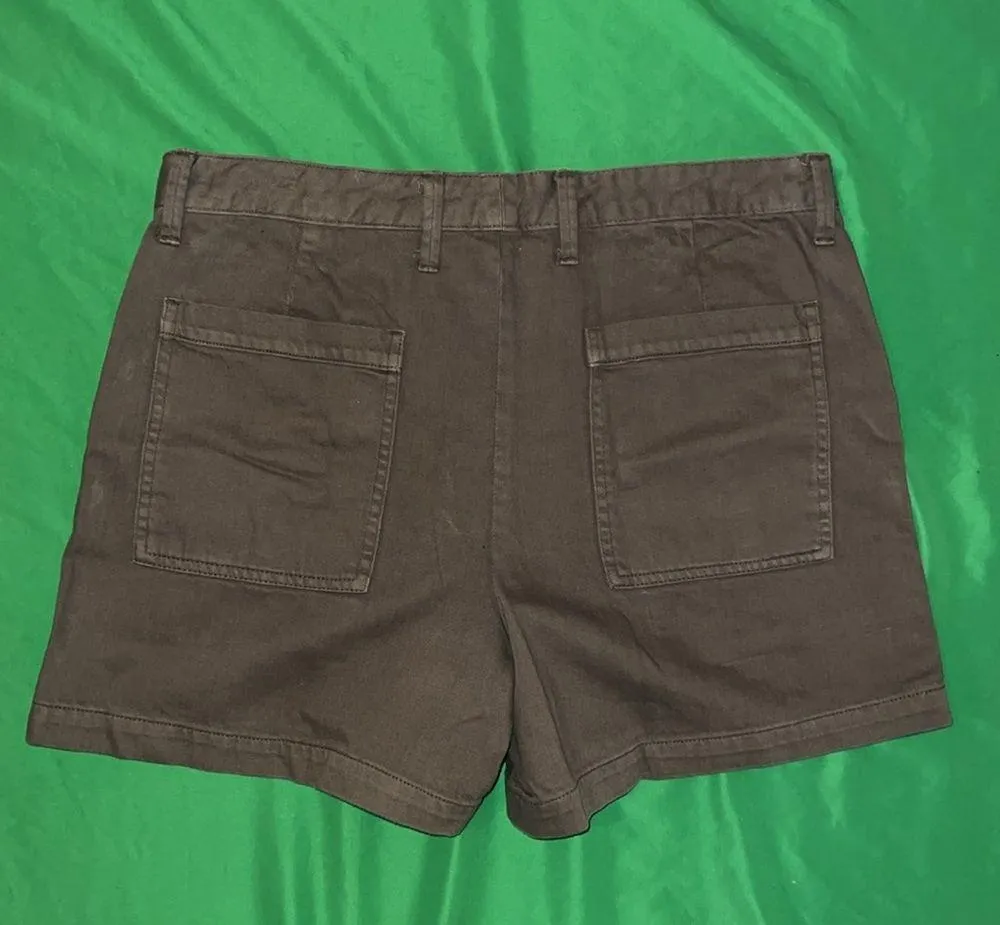 Banana Republic 100% Cotton Women's Olive Denim Shorts size 14 - Image 2