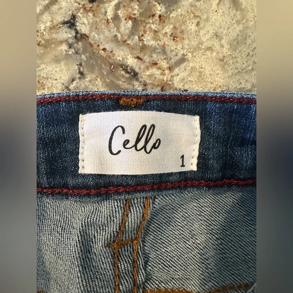 Cello Jean Shorts Mid Rise Juniors Size 1 New NWT Cuffed Roll - Image 5