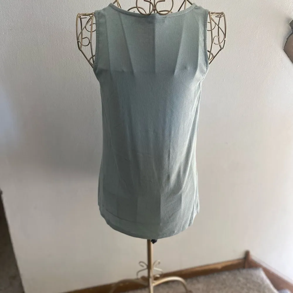 Doe & Rae sea glass color cross cross detail sleeveless top size small - Image 7