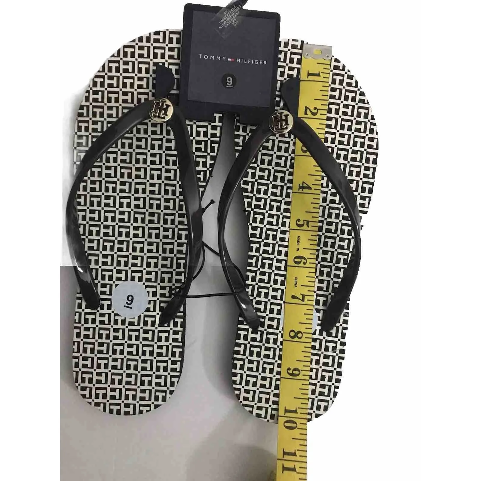 Tommy Hilfiger Women’s Flip Flop Sandals Size 9 Brown Cream Color - Image 3