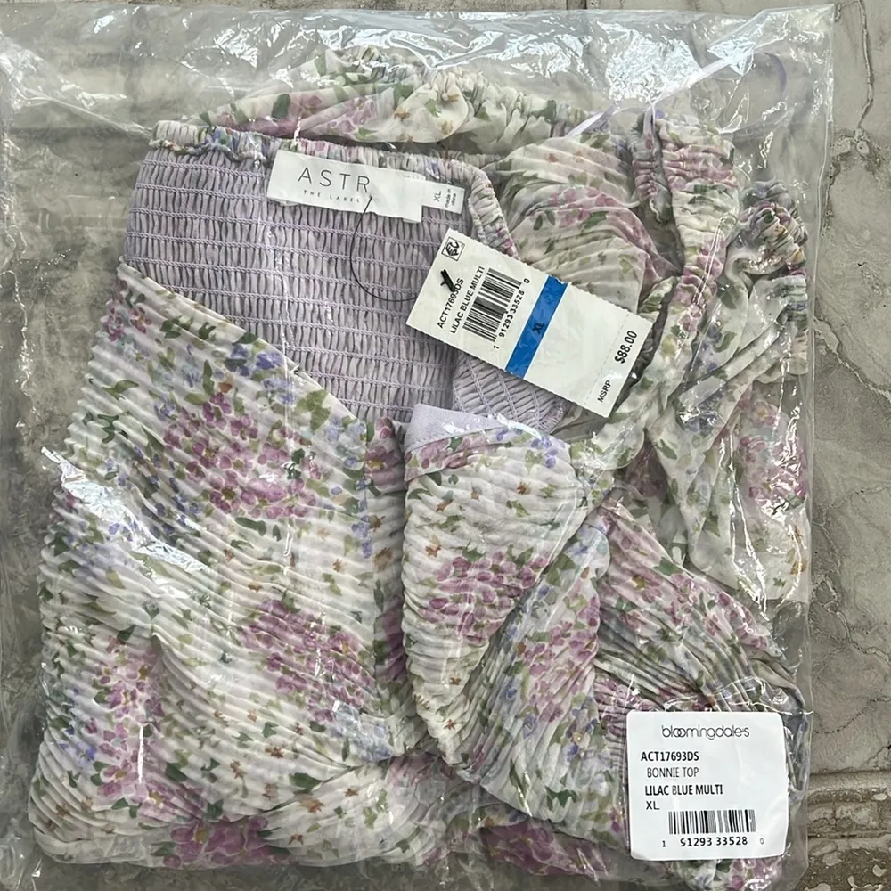 ASTR the Label Bonnie Pleated Floral Print Crop Top, Size XL New in Packaging - Image 2