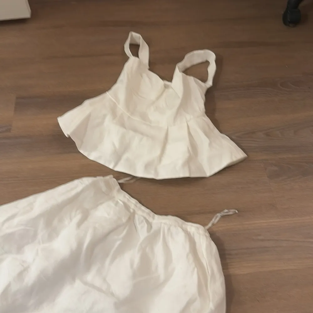 NWT Reformation Misty Linen Two Piece - Image 5