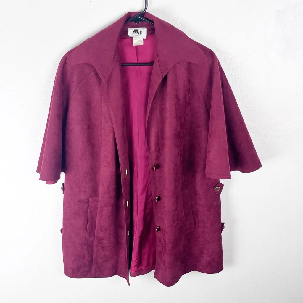 MJ SEATTLE Crimson Red Gold Clasp Front Closure Open Side Panels Batwings Jacket Size L - Image 8