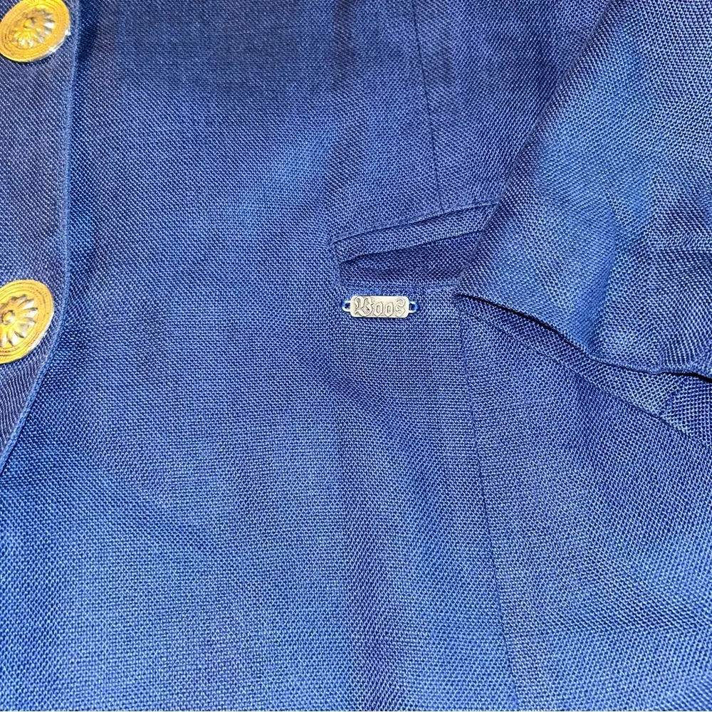 Boos vintage linen blue blazer with floral pewter buttons size 46 or XL - Image 3
