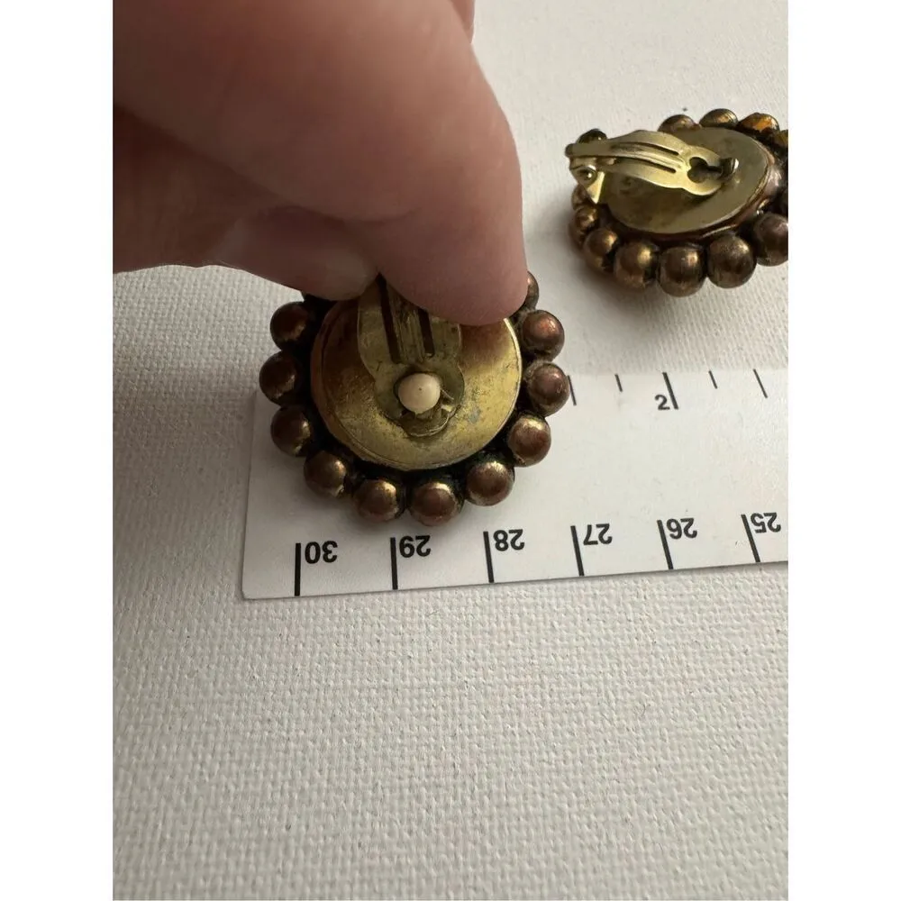 70's Vintage‎ Womens Chunky Floral Gold Toned Clip on Statement Huggie Earrings - Image 4