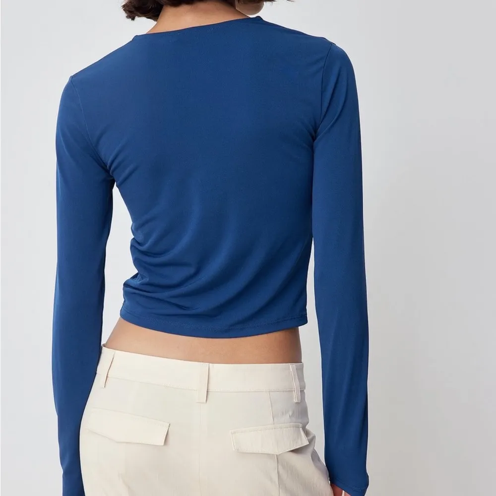 NA-KD Blue Jersey Buckle Detail Top Size Medium Long Sleeve - Image 3