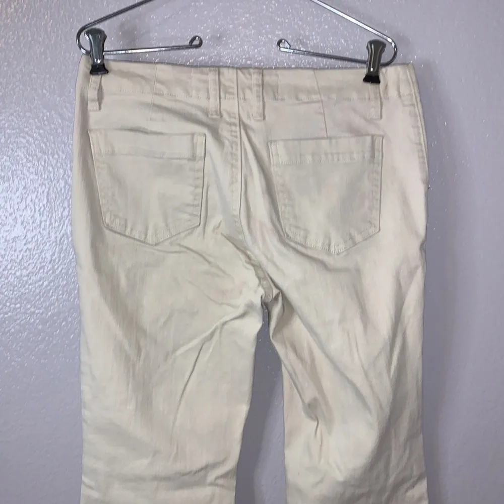 Gap  stretch low rise Bootcut khaki pants beige - Image 4