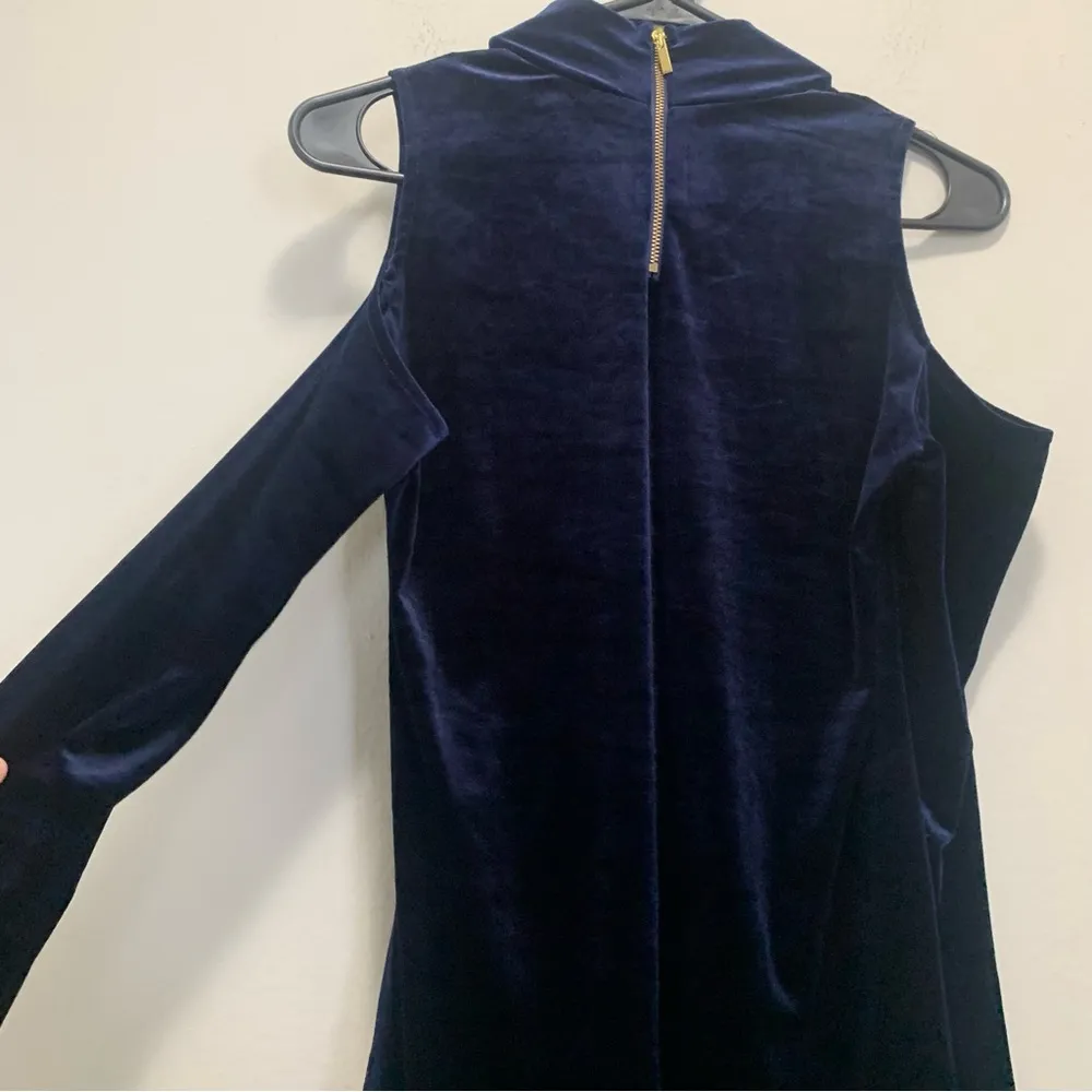 Cecico Blue Velvet Cold Shoulder Long Sleeve Top Size Small - Image 6