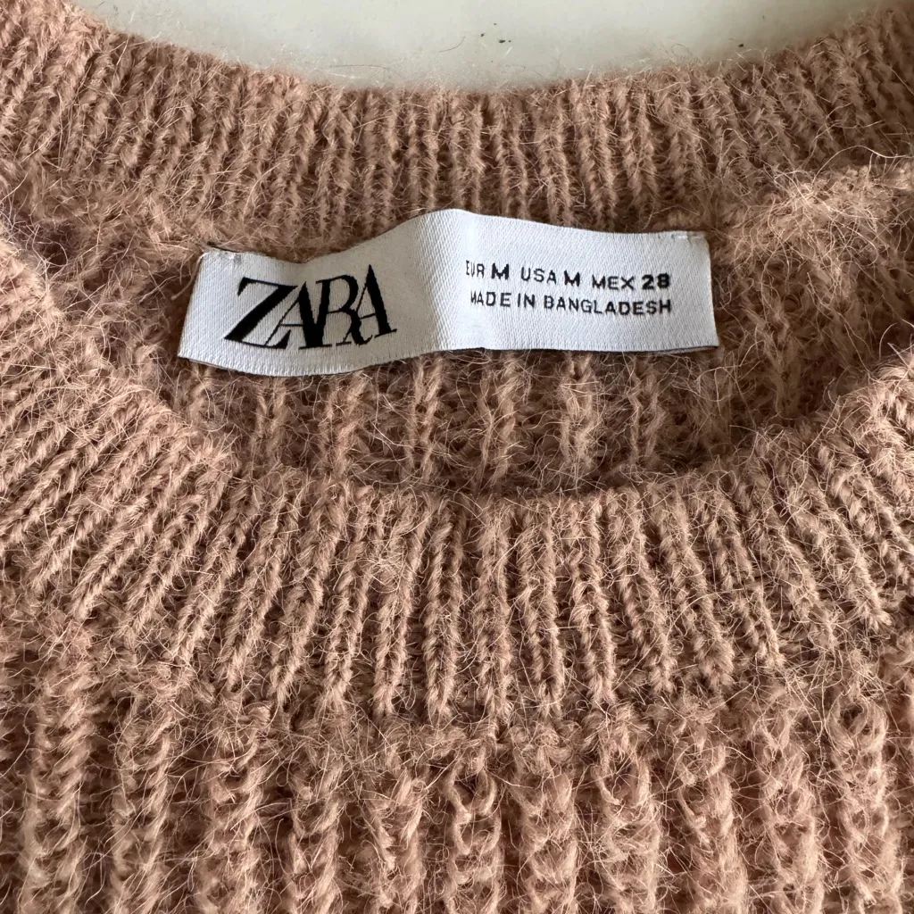 ZARA Camel Tan Ruffle Shoulder Crewneck Cropped Sweater Size Medium - Image 6