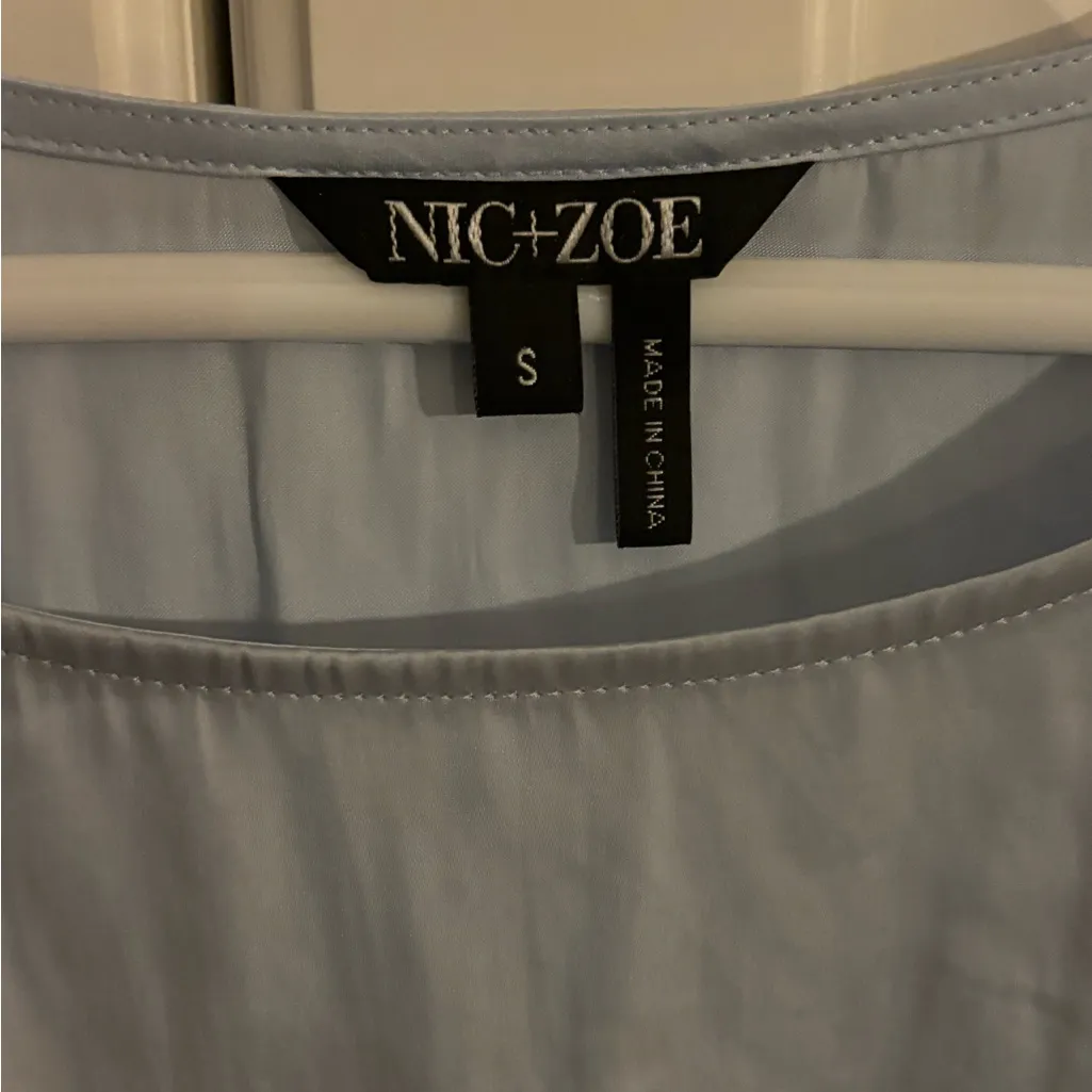 NWT NIC & ZOE light blue faux wrap sleeveless top. Size‎ small. - Image 4