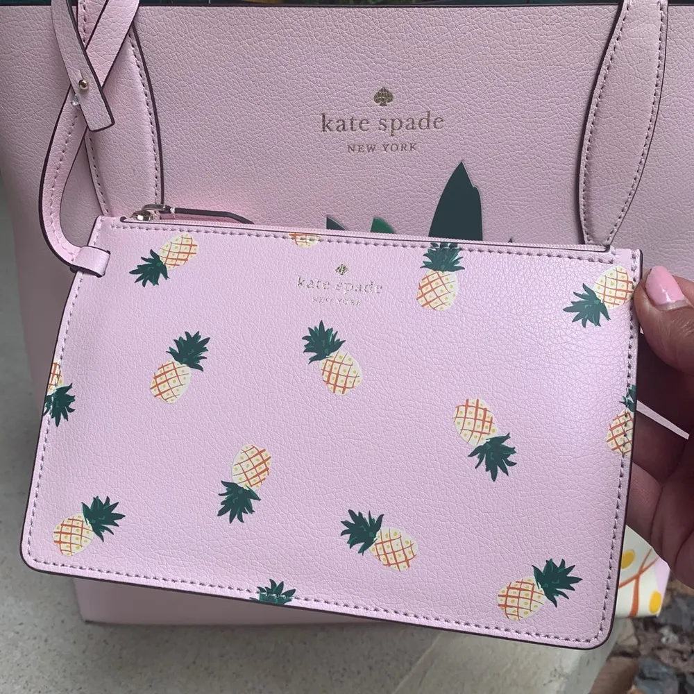 Authentic KATE SPADE Leather Pineapple print Reversible tote - Image 5