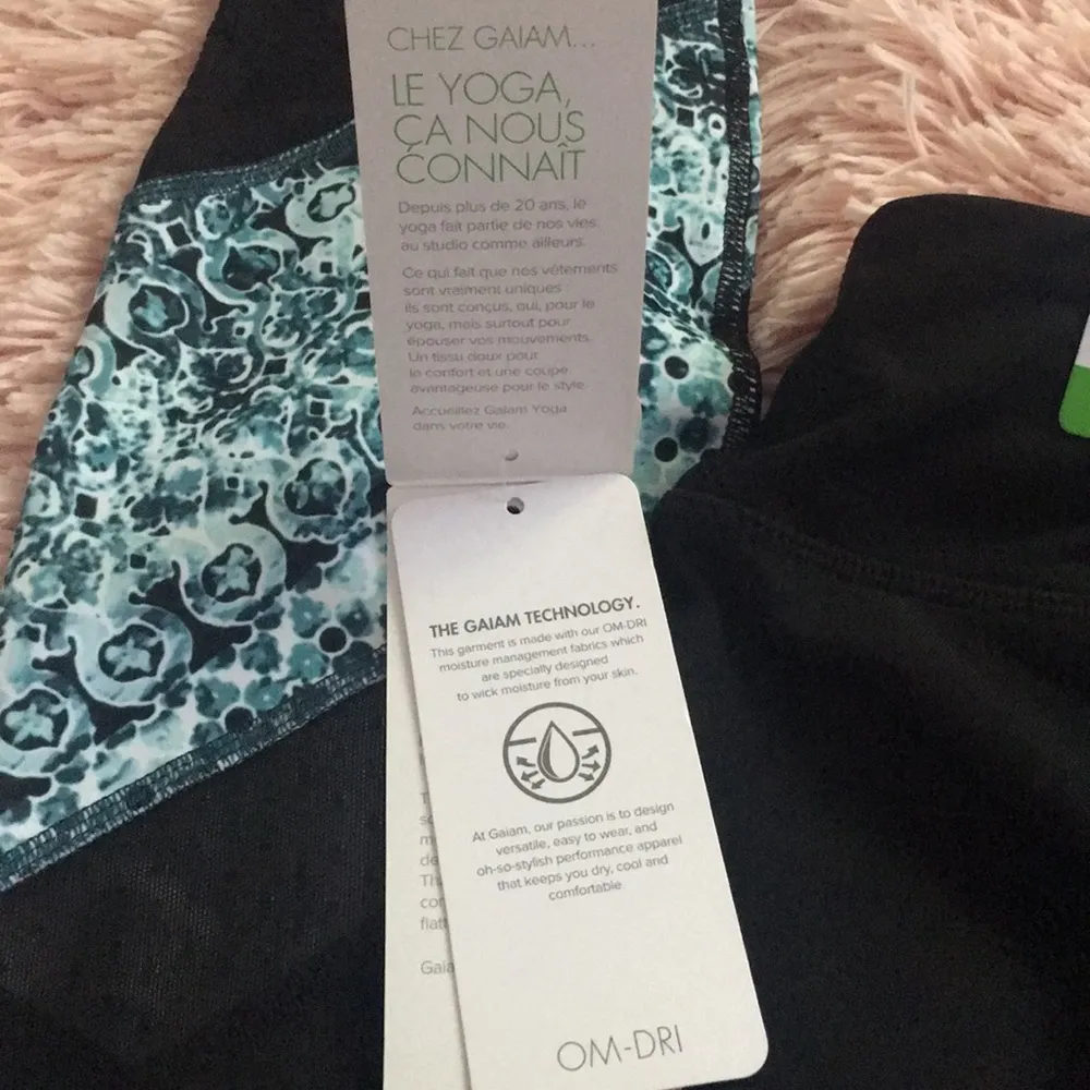 New GAIAM Midrise Athletic Yoga Capri Athletic Workout Leggings - Image 8
