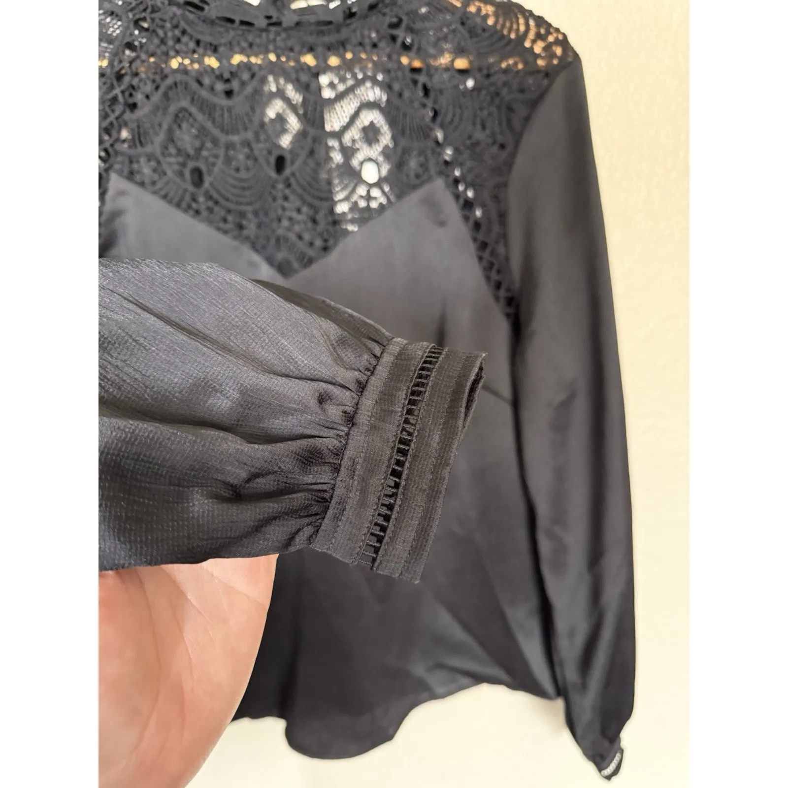 Miss Me Women’s Victorian Lace Black Satin Blouse Size Small - Image 4