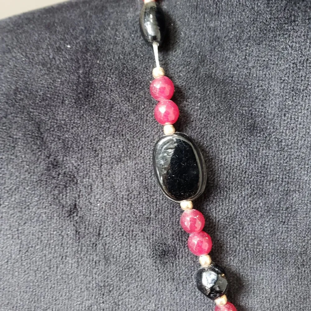 Womens Fashion Art Deco Red Cherry Quartz Black Onyx Necklace with Lobster Clasp - Image 5