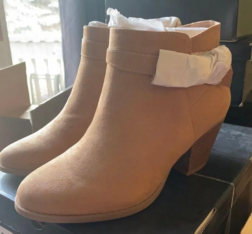 Torrid BEIGE FAUX SUEDE SIDE BOW BOOTIE - Image 6