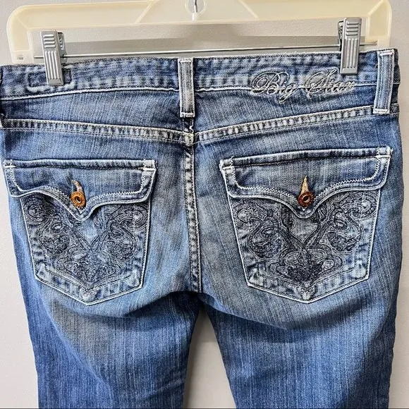 Big Star sweet crop denim jean capri capris womens 28 embroidery on back pockets - Image 2