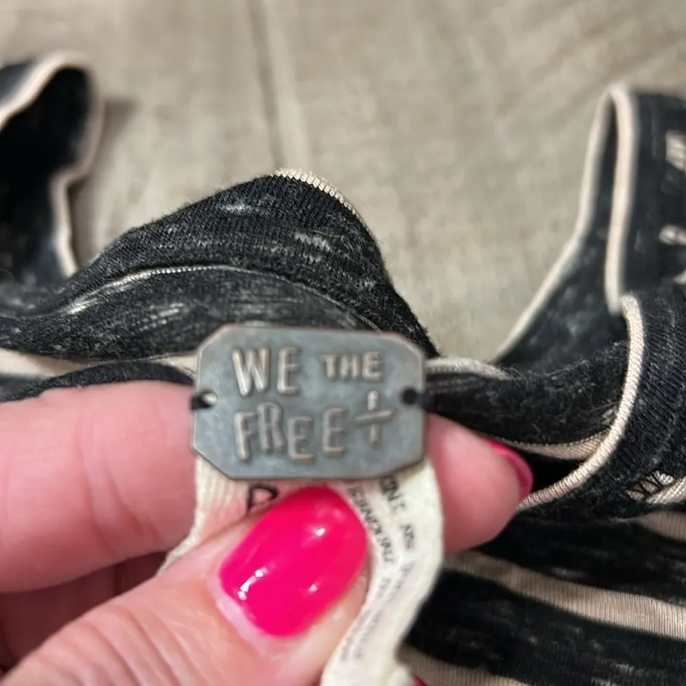 We The Free Small Striped Top T-shirt. Oversized Boxy Fit. V Neck 3/4 Sleeves - Image 4