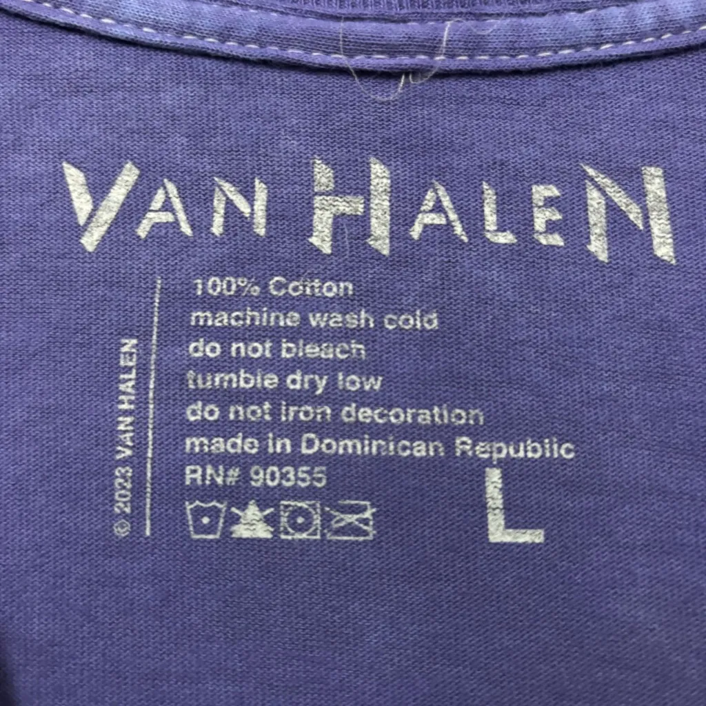 Van Halen World Vacation Tour Tshirt size medium - Image 4