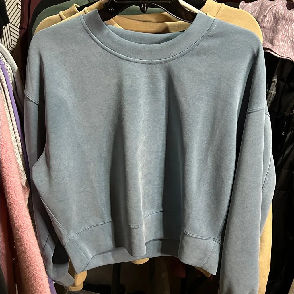 Lululemon 98.  Softstreme Perfectly Oversized Cropped Crew - Image 4