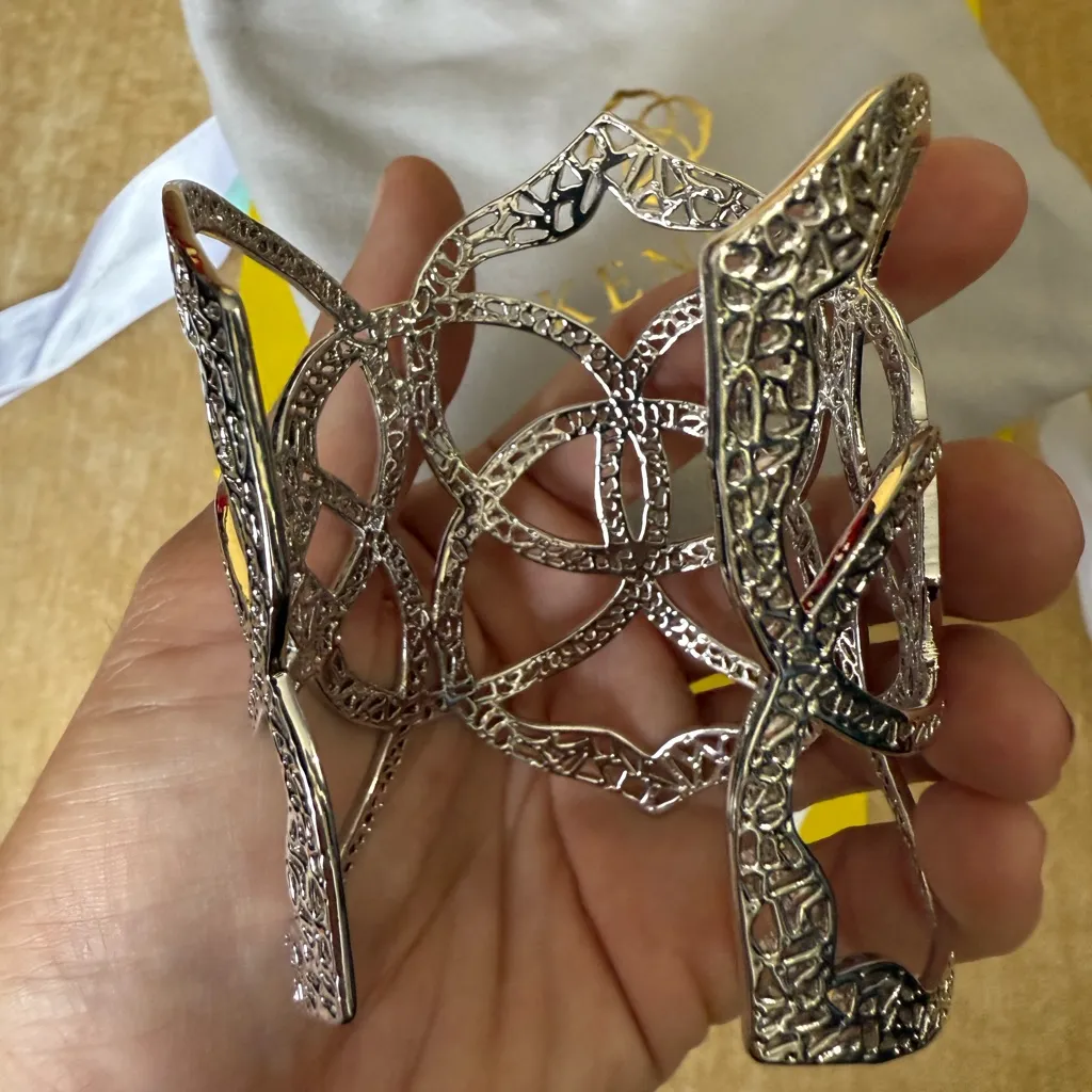 Kendra Scott Silver Chain-Link cuff Bracelet practically new - Image 7