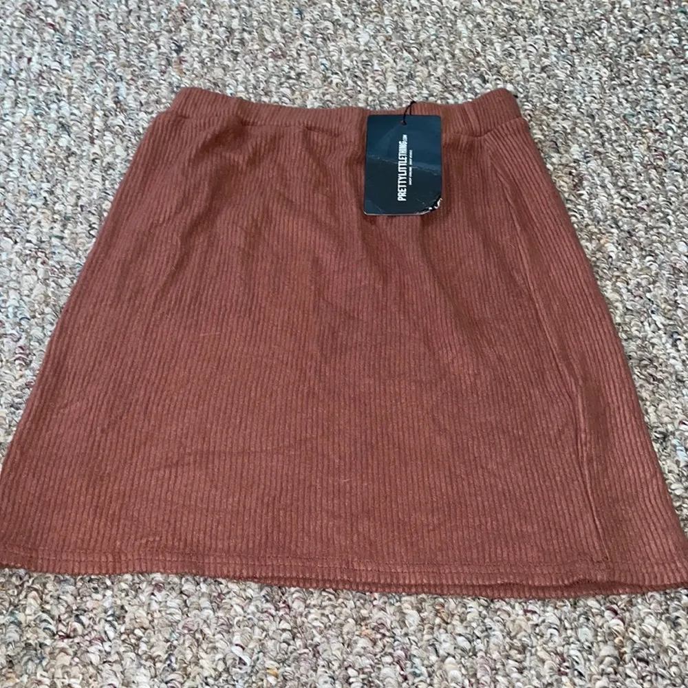 Womens Pretty Little Thing Petite Chocolate Brown Brushed Mini Skirt - Image 4