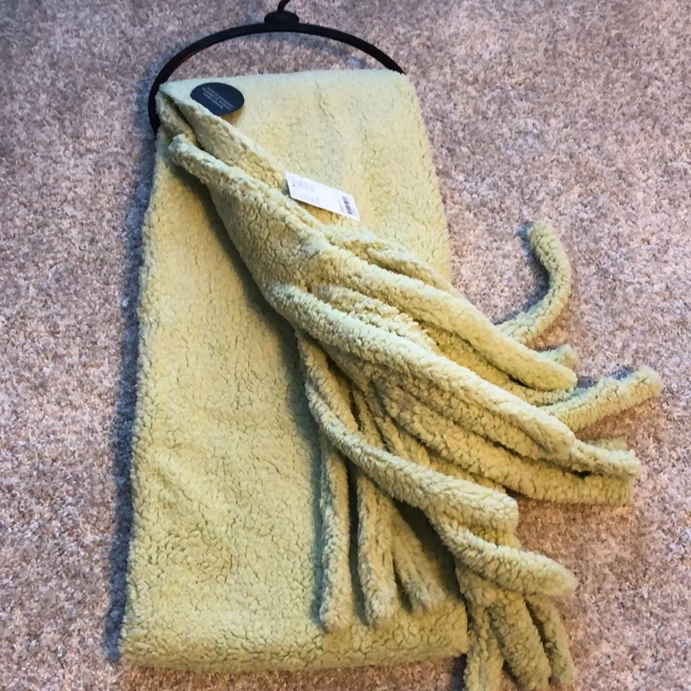 new Forever21 sherpa fringed blanket scarf cozy warm new with tag - Image 3