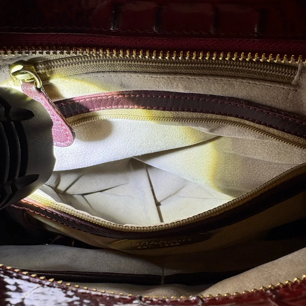 Brahmin shoulder bag. Very EUC. Not a scratch on it. - Image 11