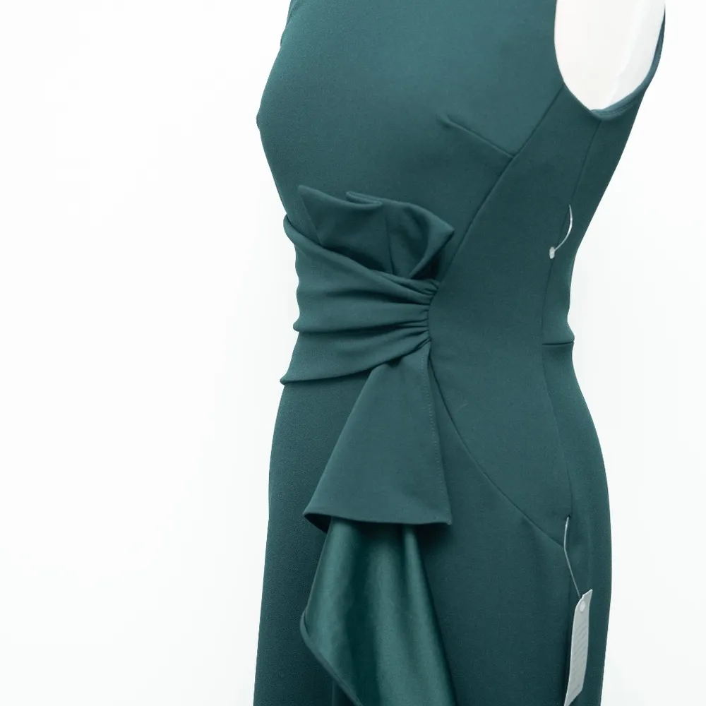 Betsy & Adam. Christine Scuba Crepe Ruffled Bow Gown. - Image 10