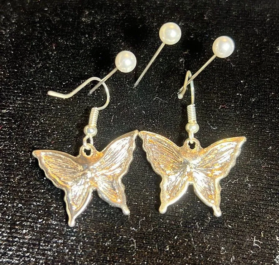 Rainbow Butterfly dangle earrings Silver - Image 3