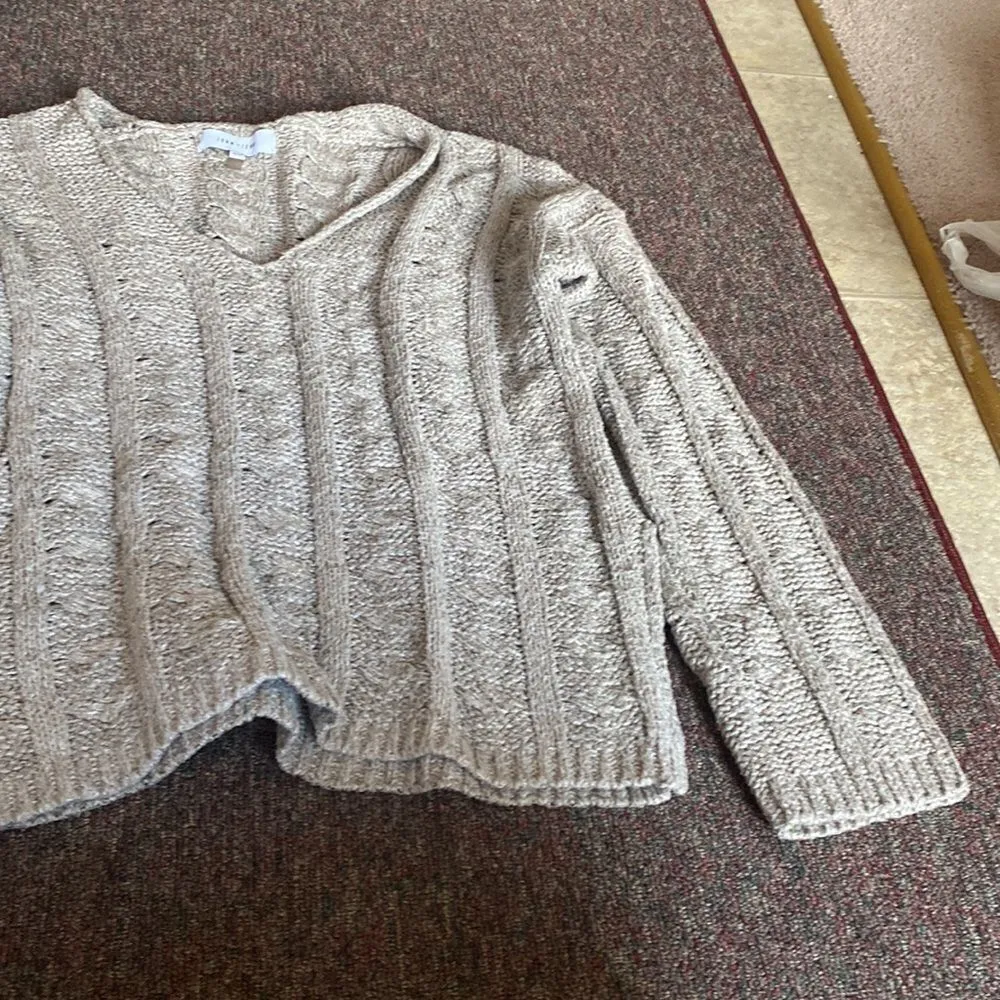 John & Jenn medium sweater - Image 3