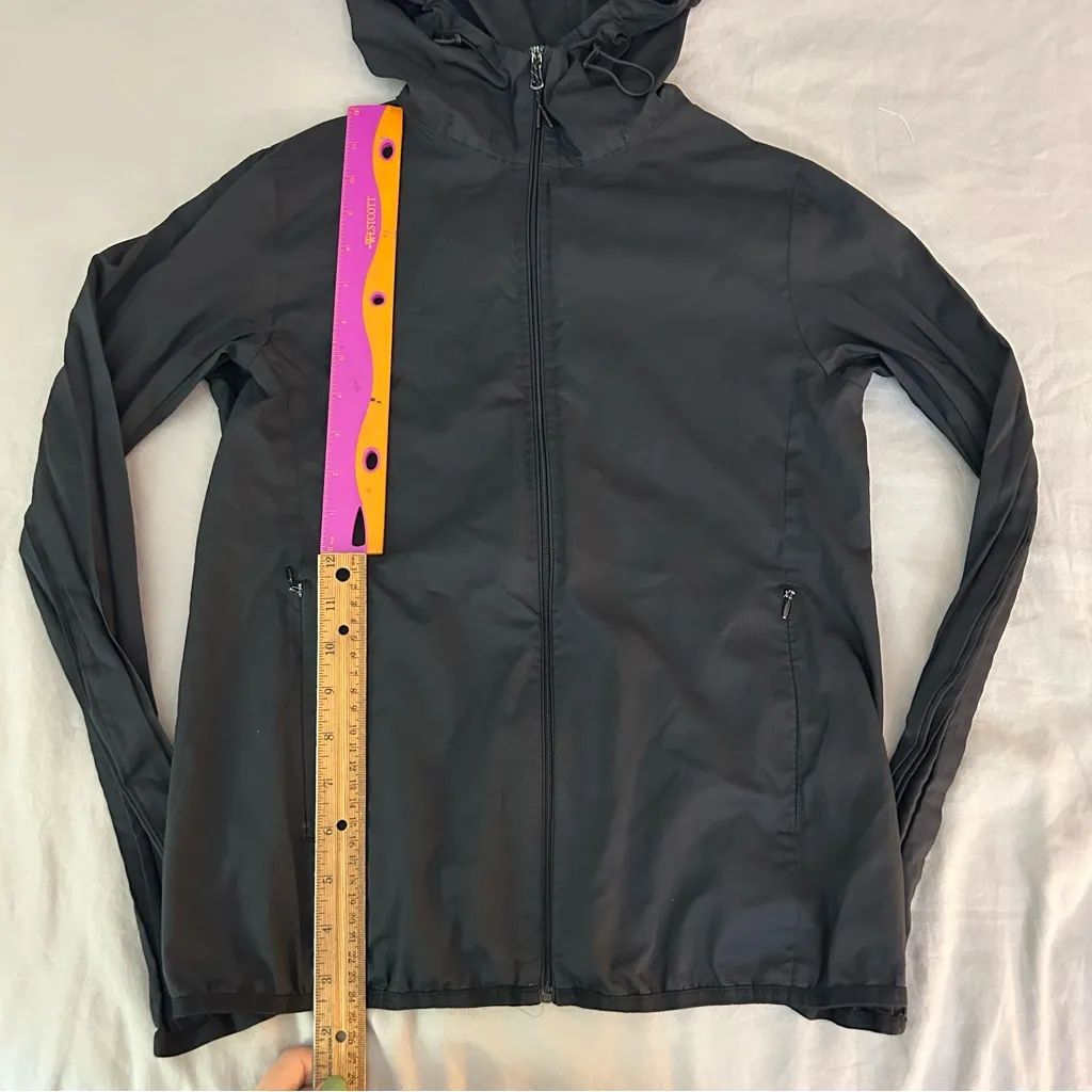 Uniqlo Black Women’s XS Packable Rain Jacket, Windbreaker - Image 4