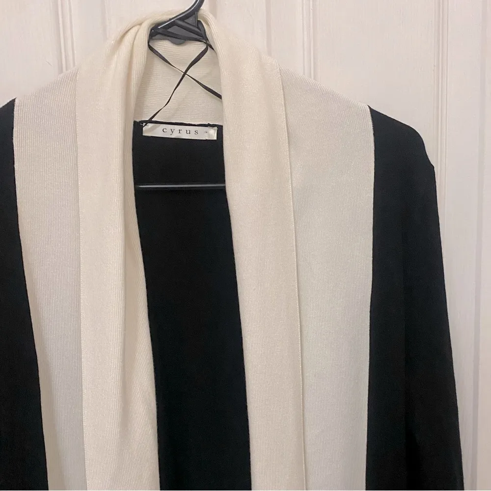 CYRUS Color Block Open Front Cardigan in Cream and Black - Image 4