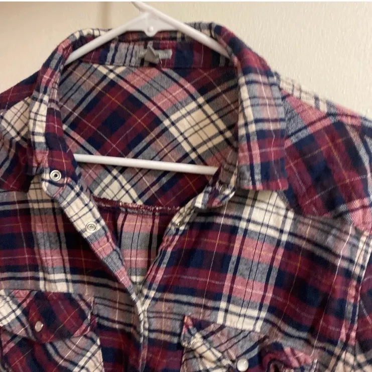 Charlotte Russe Womens Snap Up Plaid Shirt Size L Large Bust 34” Red Plaid - Image 2