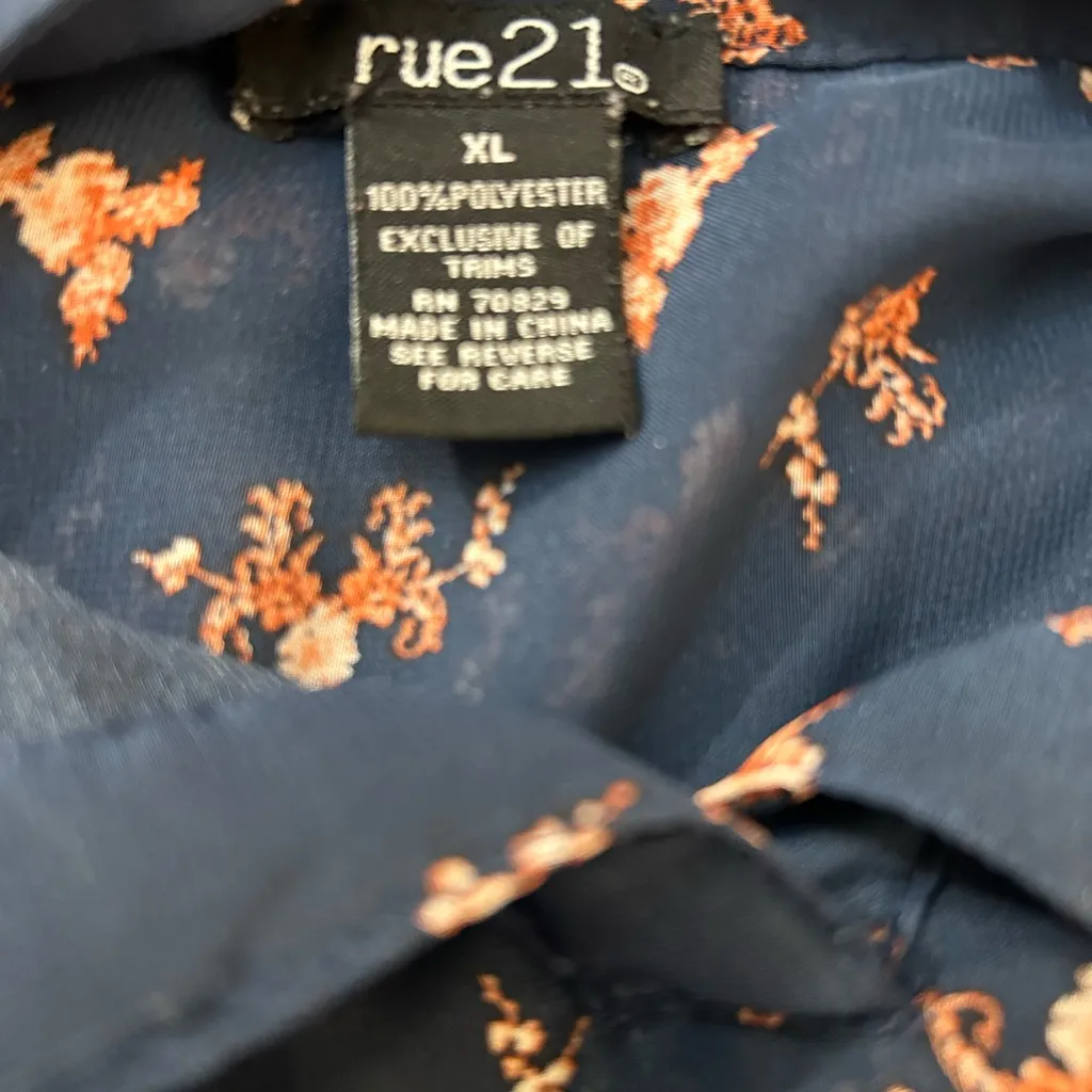 Rue21 Sheer long top - Image 4