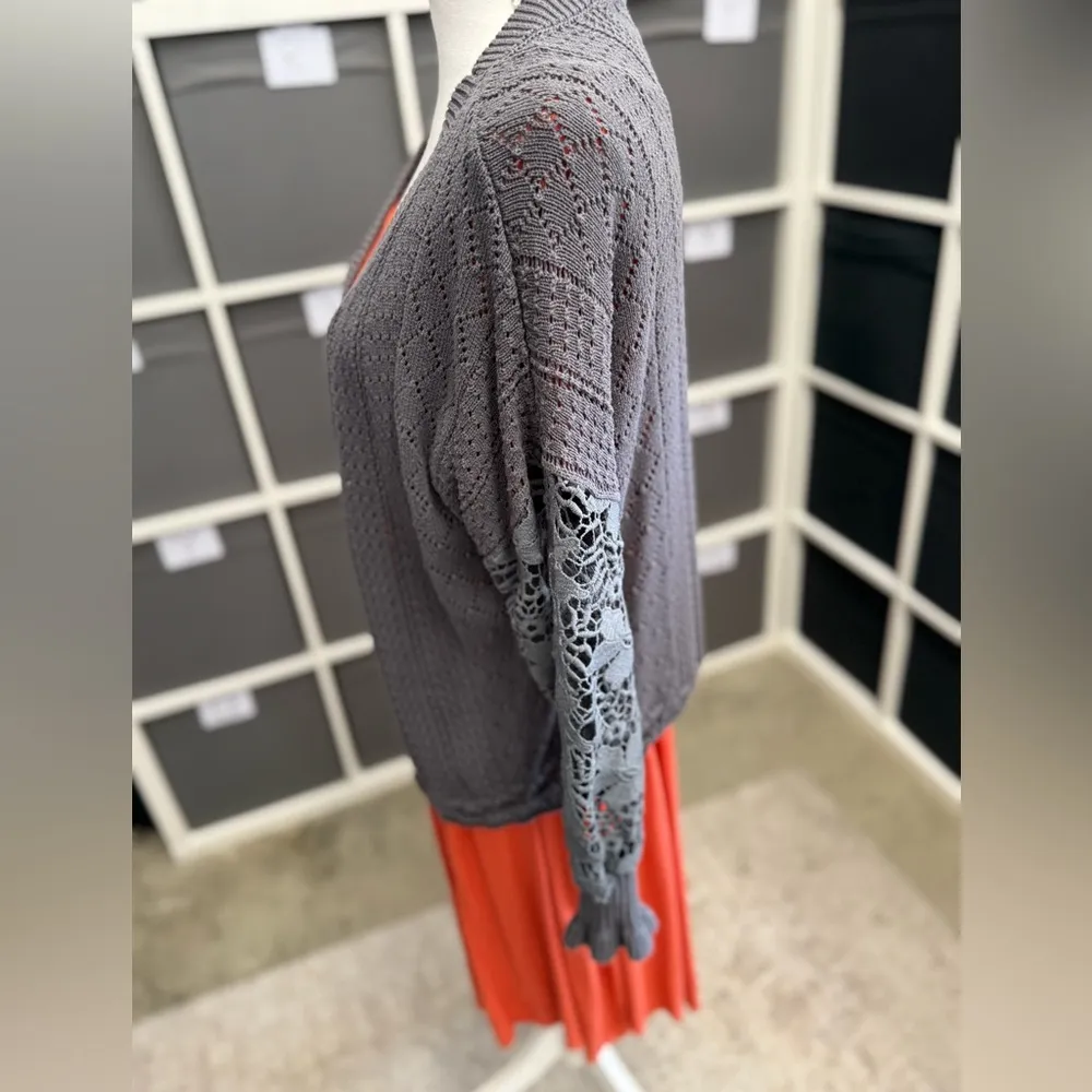 Generic Brand Gray Crochet Floral Lace Dropped Sjoilder Tulip Cuff Sleeve Size L - Image 2