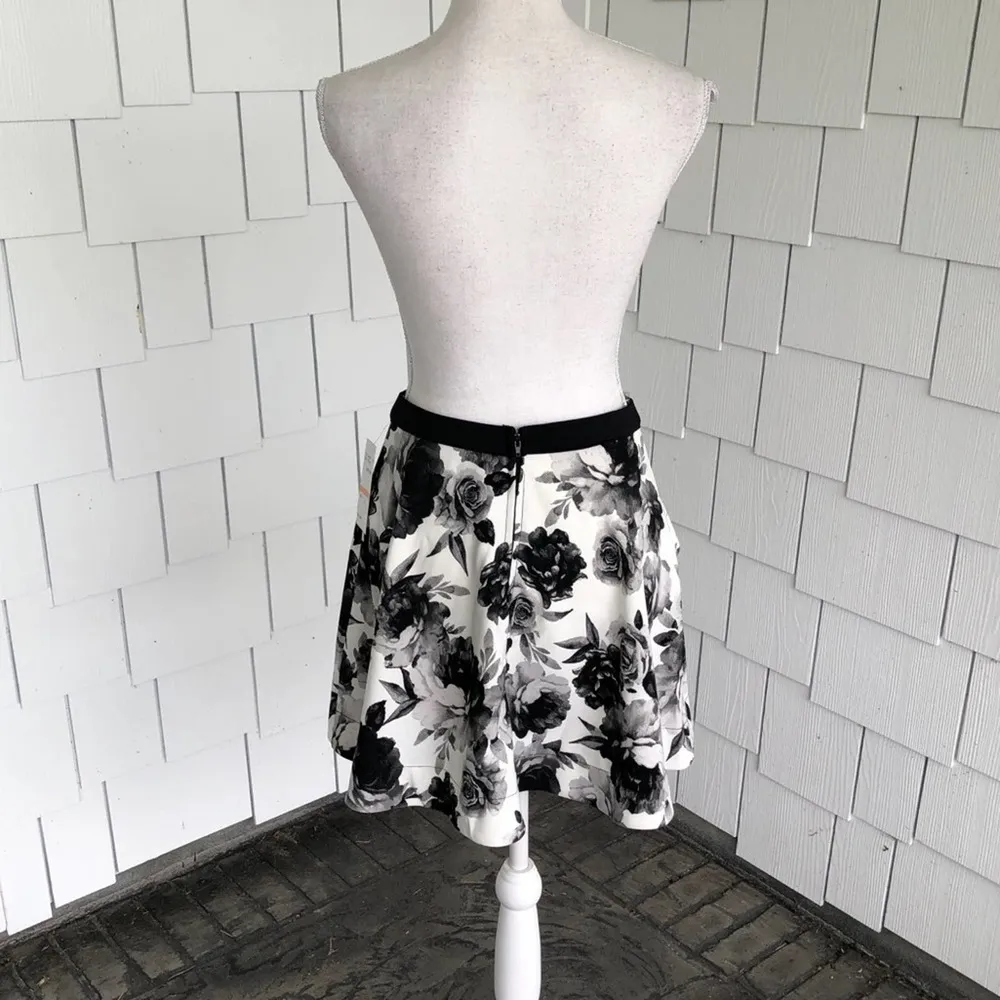 Speechless Women's White/Black/Gray Floral A-Line Mini Skirt sz Junior's 7 - Image 7