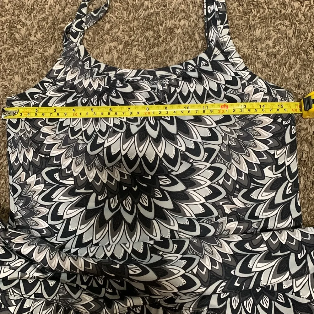 PRANA activewear floral black white gray woman dress size MEDIUM - Image 7